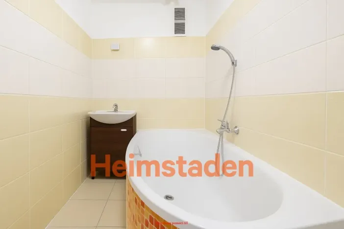 Pronájem bytu 1+kk, Ostrava - Poruba, Hlavní třída, 26 m2