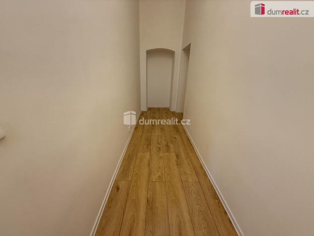 Pronájem bytu 1+1, Praha - Smíchov, Na Valentince, 35 m2