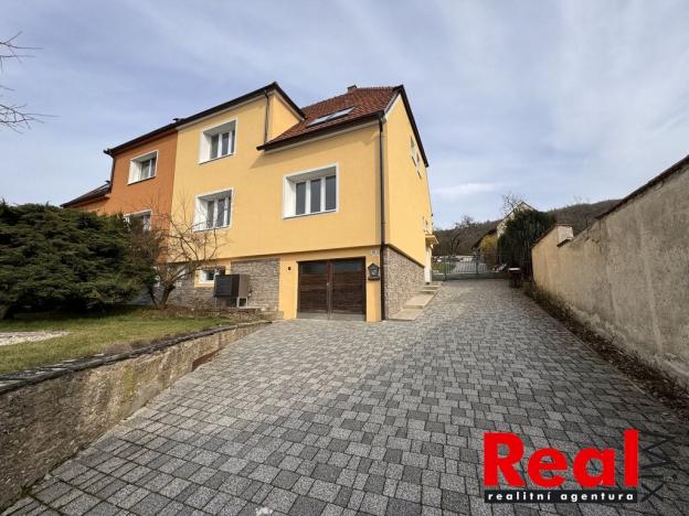 Pronájem bytu 3+kk, Lažany, 69 m2