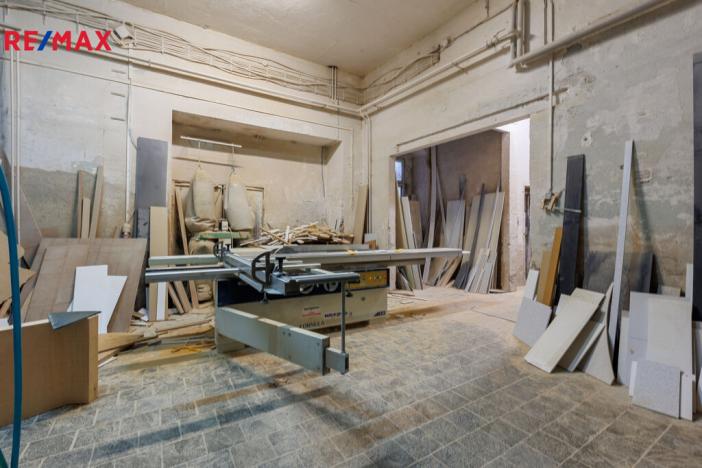 Prodej výrobních prostor, Karlovy Vary - Rybáře, Sokolovská, 1766 m2