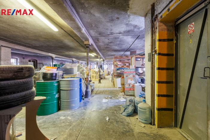 Prodej výrobních prostor, Karlovy Vary - Rybáře, Sokolovská, 1766 m2