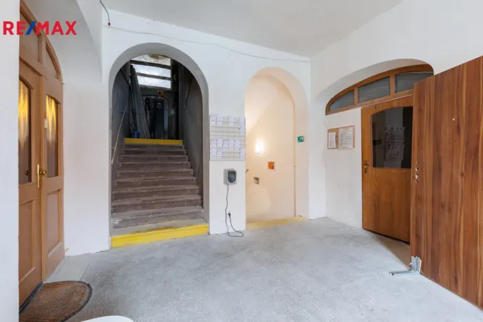 Prodej výrobních prostor, Karlovy Vary - Rybáře, Sokolovská, 1766 m2