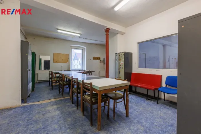 Prodej výrobních prostor, Karlovy Vary - Rybáře, Sokolovská, 1766 m2