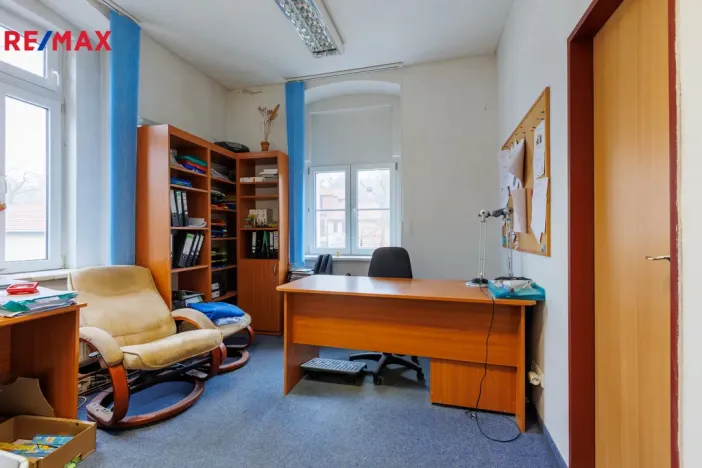 Prodej výrobních prostor, Karlovy Vary - Rybáře, Sokolovská, 1766 m2