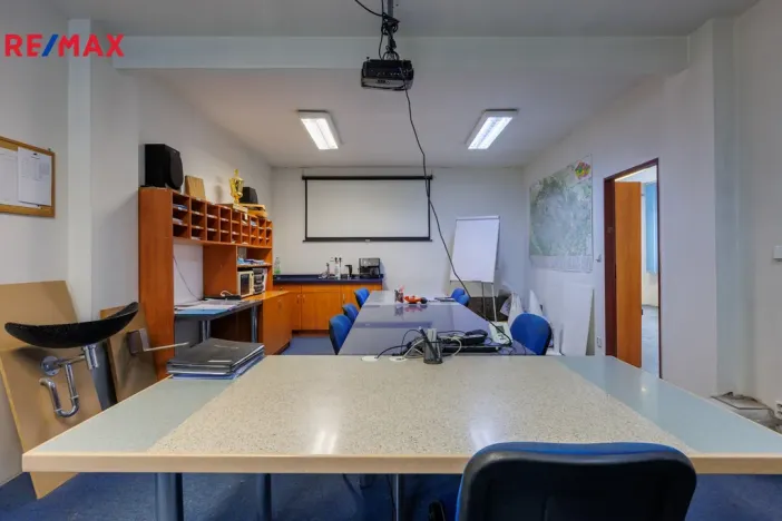 Prodej výrobních prostor, Karlovy Vary - Rybáře, Sokolovská, 1766 m2