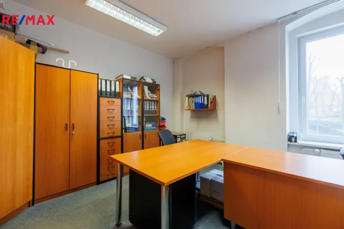 Prodej výrobních prostor, Karlovy Vary - Rybáře, Sokolovská, 1766 m2