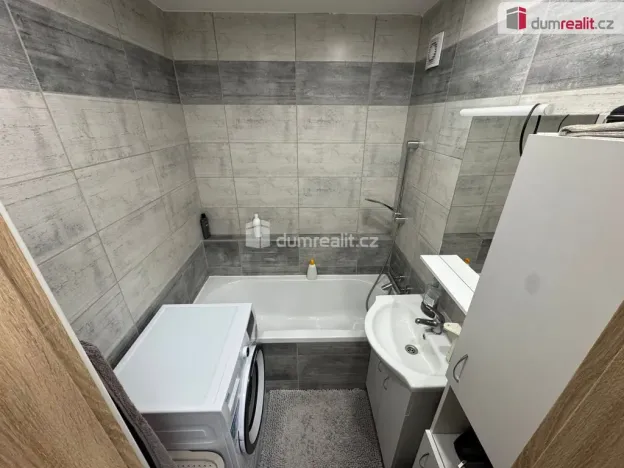 Pronájem bytu 2+1, Děčín - Děčín II-Nové Město, Kamenická, 62 m2