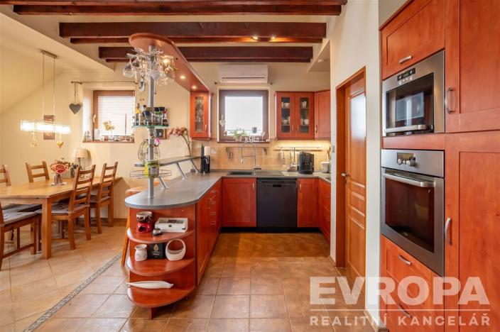 Prodej rodinného domu, Praha - Lipence, Josefa Houdka, 958 m2