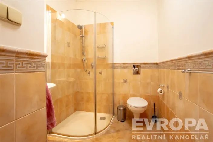 Prodej rodinného domu, Praha - Lipence, Josefa Houdka, 958 m2