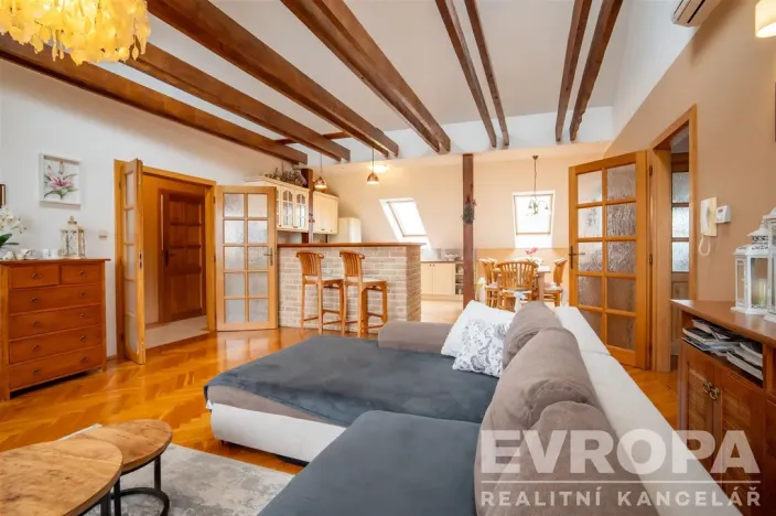 Prodej rodinného domu, Praha - Lipence, Josefa Houdka, 958 m2