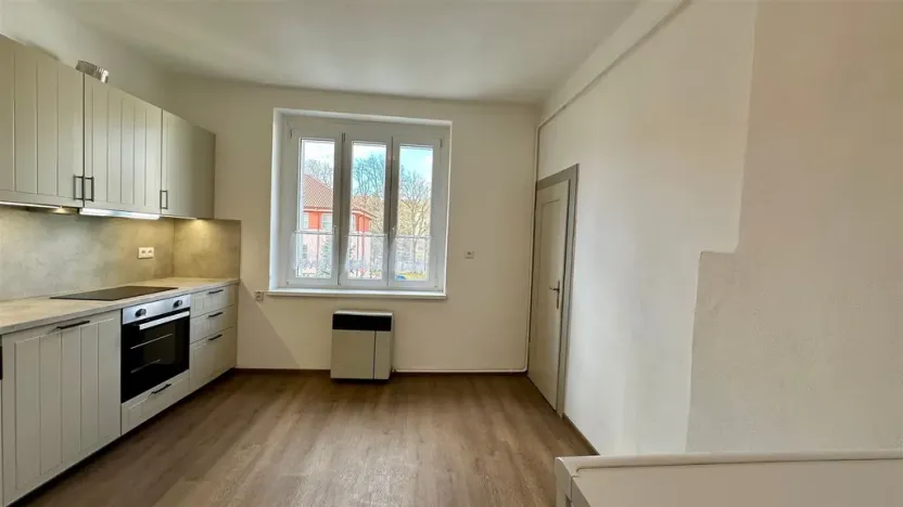 Pronájem bytu 2+1, Cheb, Májová, 63 m2