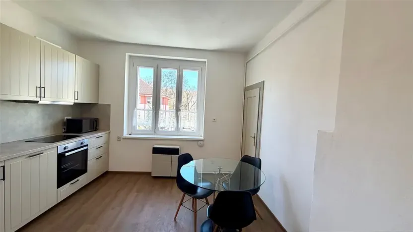 Pronájem bytu 2+1, Cheb, Májová, 63 m2