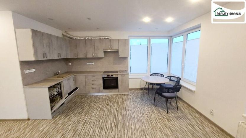 Prodej bytu 2+kk, Cheb, Na Nivách, 58 m2