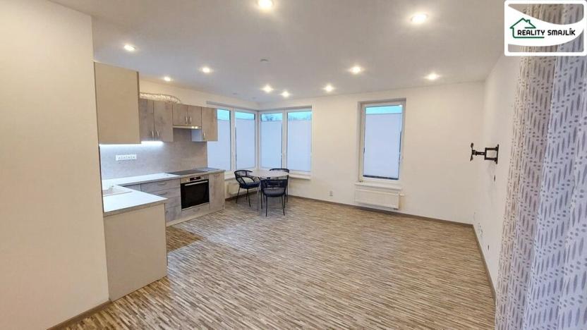 Prodej bytu 2+kk, Cheb, Na Nivách, 58 m2