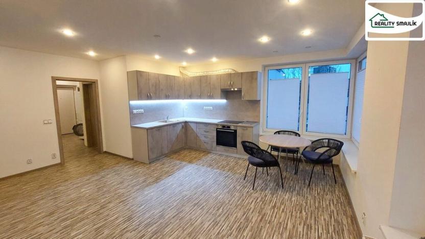 Prodej bytu 2+kk, Cheb, Na Nivách, 58 m2