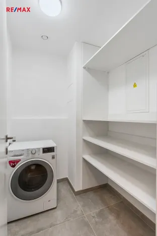 Pronájem bytu 2+kk, Praha - Radlice, U Komína, 54 m2