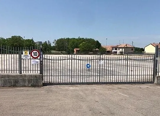 Pronájem komerčního pozemku, Praha - Štěrboholy, 2000 m2