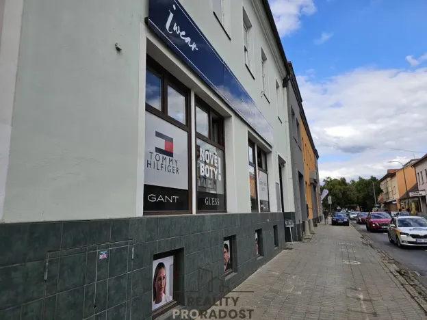 Pronájem obchodního prostoru, Hodonín, Štefánikova, 90 m2