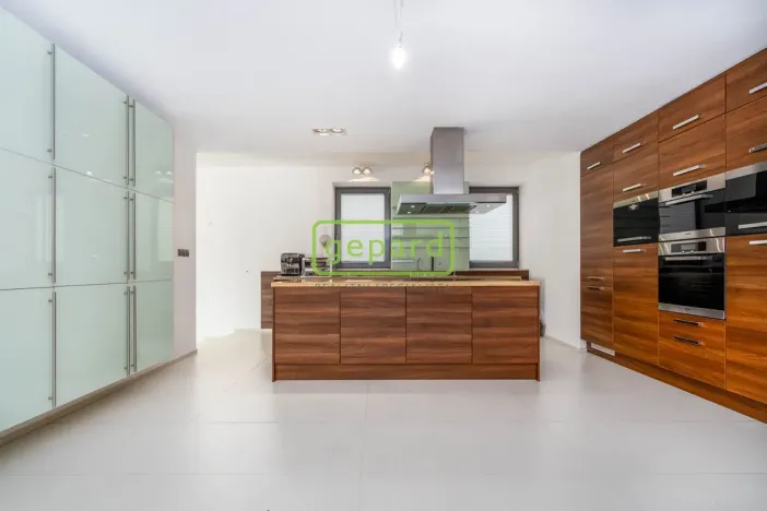 Prodej vícegeneračního domu, Kounice, 636 m2