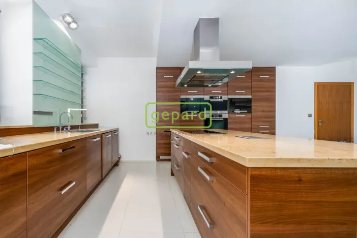 Prodej vícegeneračního domu, Kounice, 636 m2