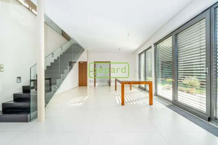 Prodej vícegeneračního domu, Kounice, 636 m2