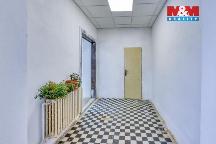 Pronájem obchodního prostoru, Přeštice, Masarykovo nám., 183 m2