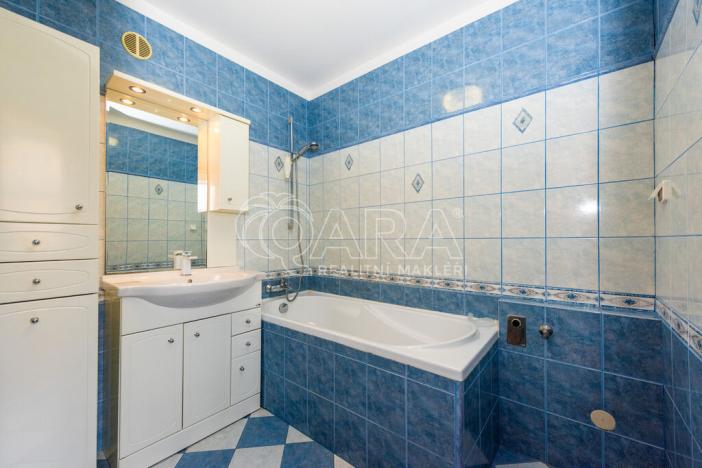 Prodej bytu 3+1, Hostinné, Sídliště, 88 m2