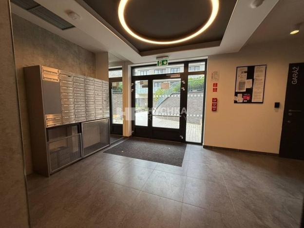 Pronájem bytu 1+kk, Praha - Třebonice, Thomasova, 32 m2