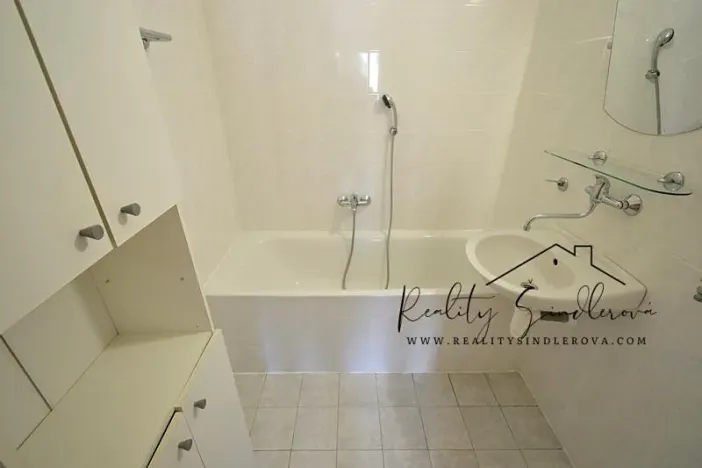 Prodej bytu 2+1, Hranice, Obránců míru, 60 m2