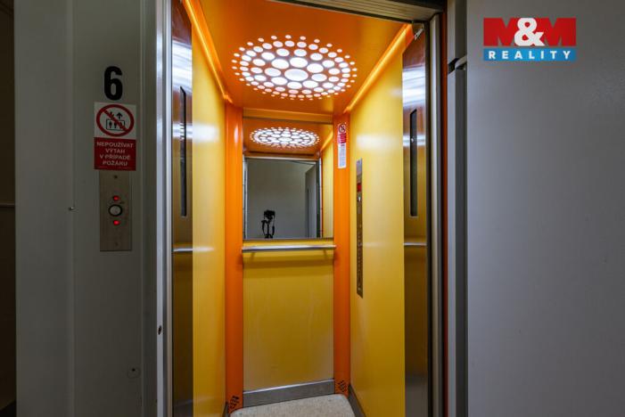 Pronájem bytu 3+1, Karlovy Vary, Krymská, 45 m2