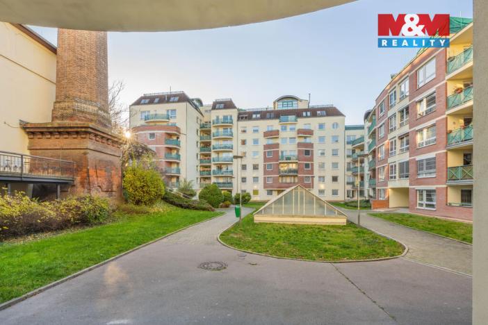 Prodej bytu 2+kk, Praha, V kapslovně, 58 m2