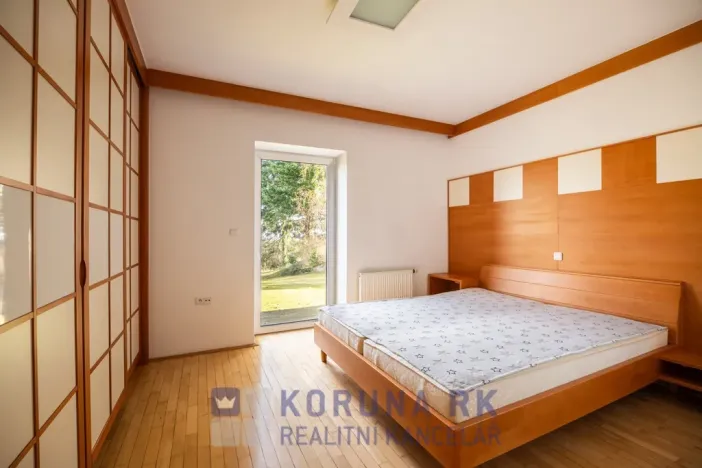 Prodej vily, Lišov, Topolová, 321 m2