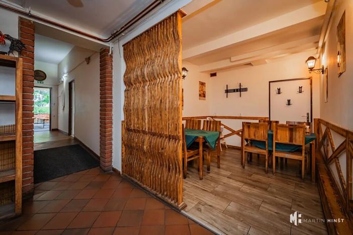 Prodej restaurace, Praha - Strašnice, Gutova, 301 m2