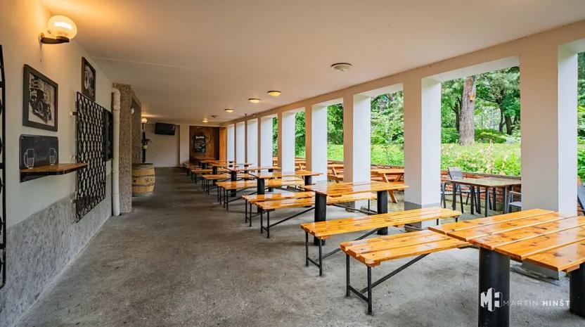 Prodej restaurace, Praha - Strašnice, Gutova, 301 m2
