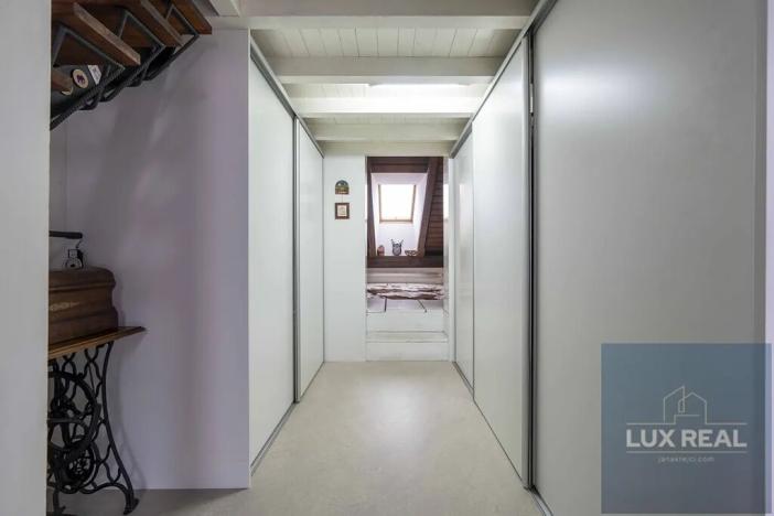 Prodej atypického bytu, Mikulov, Komenského, 164 m2