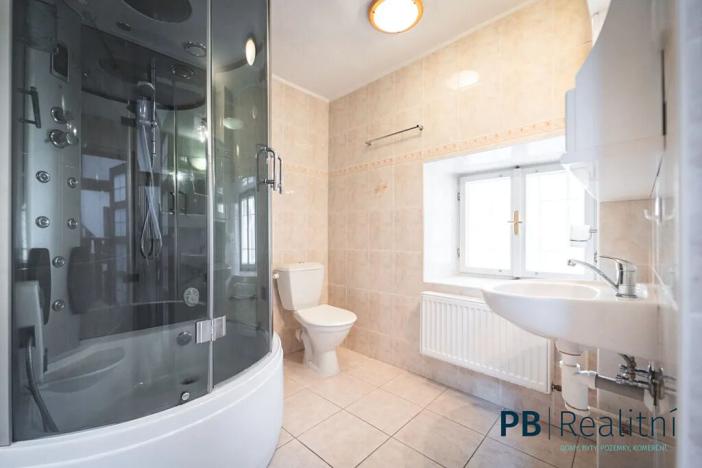 Prodej rodinného domu, Křemže, 450 m2