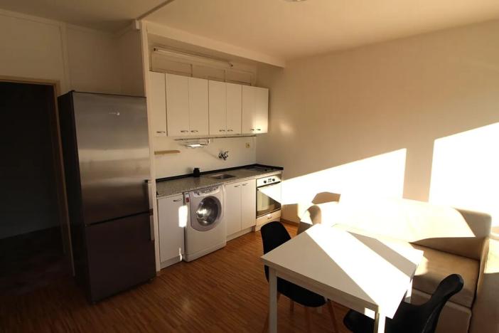 Pronájem bytu 1+kk, Praha - Karlín, Molákova, 36 m2