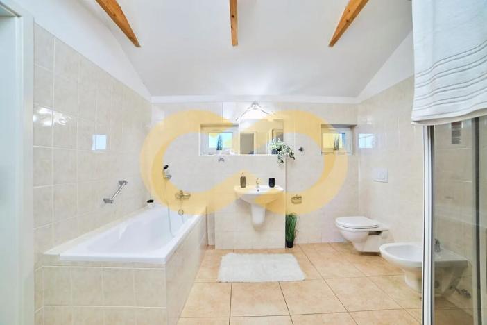 Prodej atypického bytu, Planá nad Lužnicí, Harrachova, 150 m2