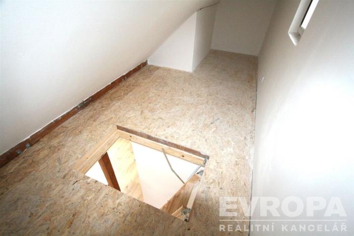 Pronájem bytu 1+kk, Praha - Žižkov, Biskupcova, 33 m2