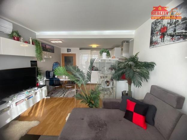 Prodej bytu 2+kk, Praha - Uhříněves, Nové náměstí, 57 m2