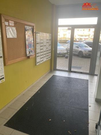 Prodej bytu 2+kk, Praha - Uhříněves, Nové náměstí, 57 m2