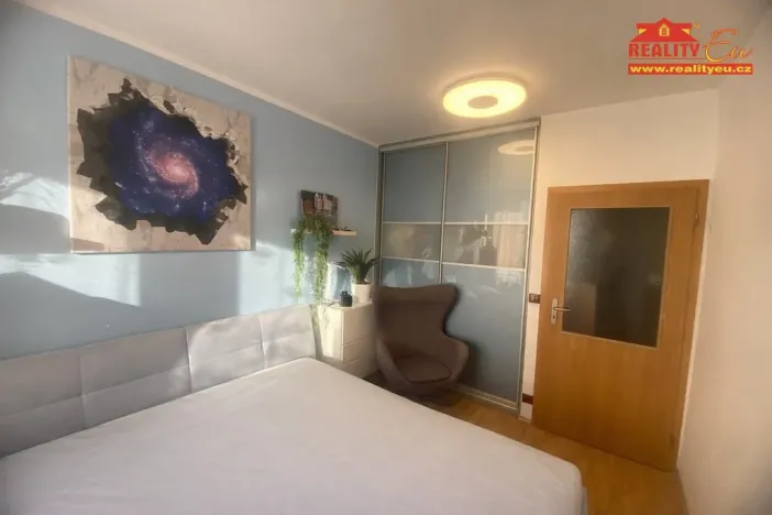 Prodej bytu 2+kk, Praha - Uhříněves, Nové náměstí, 57 m2