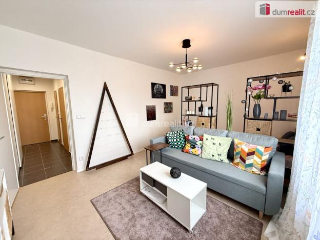 Pronájem bytu 1+1, Kralupy nad Vltavou - Lobeček, Štefánikova, 36 m2