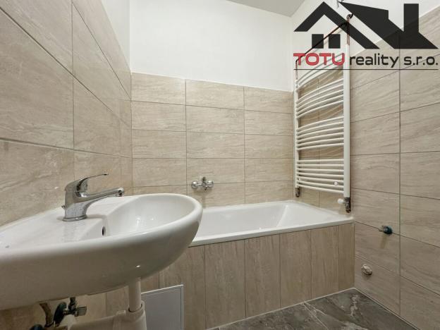 Pronájem bytu 2+1, Jaroměř, Husova, 65 m2