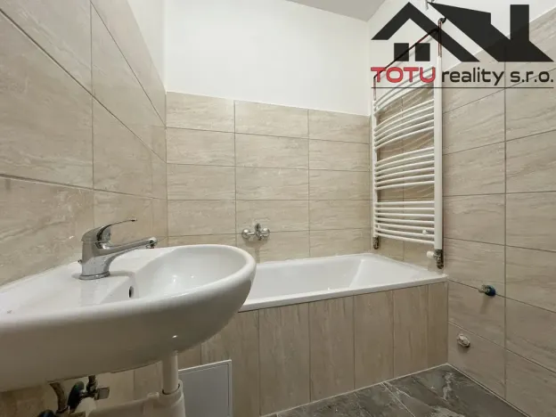 Pronájem bytu 2+1, Jaroměř, Husova, 65 m2