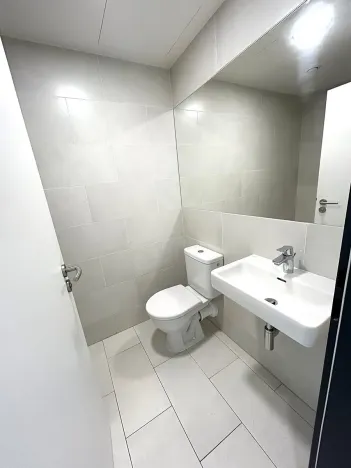 Pronájem bytu 1+kk, Praha - Vysočany, Poděbradská, 28 m2