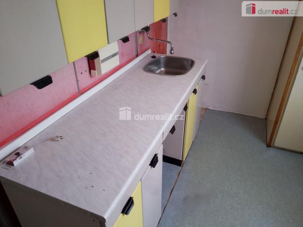 Pronájem bytu 2+1, Karlovy Vary, Přátelství, 56 m2