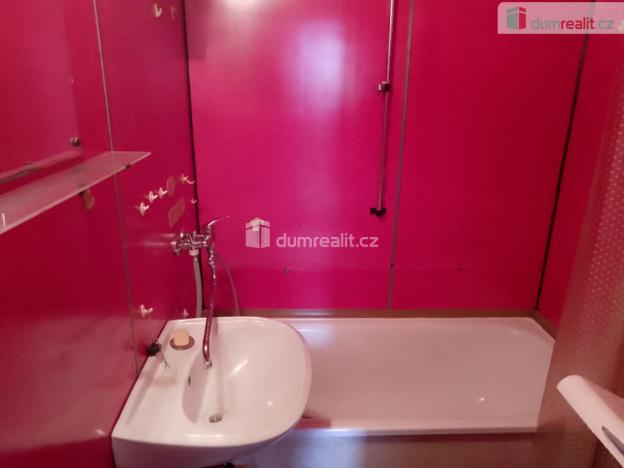 Pronájem bytu 2+1, Karlovy Vary, Přátelství, 56 m2