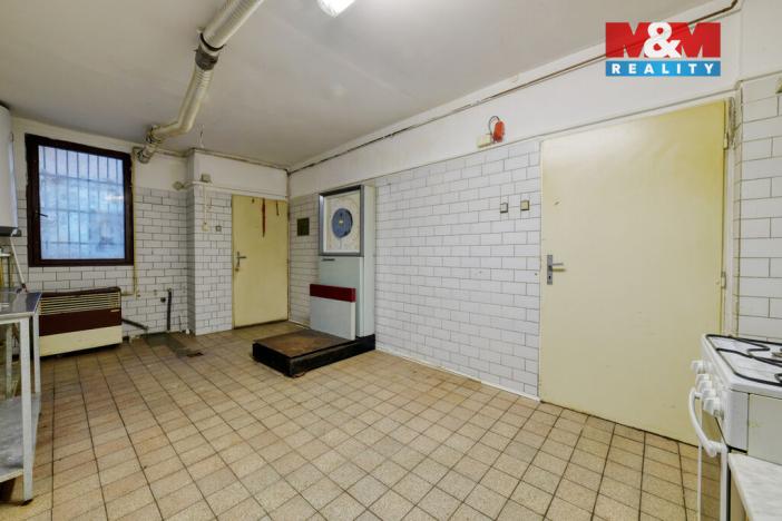 Pronájem obchodního prostoru, Planá, náměstí Svobody, 95 m2