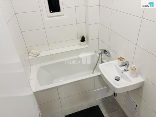 Pronájem bytu 3+kk, Praha - Žižkov, Biskupcova, 75 m2